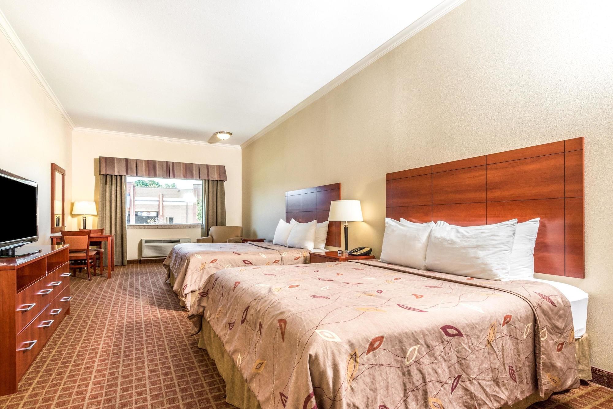 Ramada By Wyndham College Station Hotell Exteriör bild