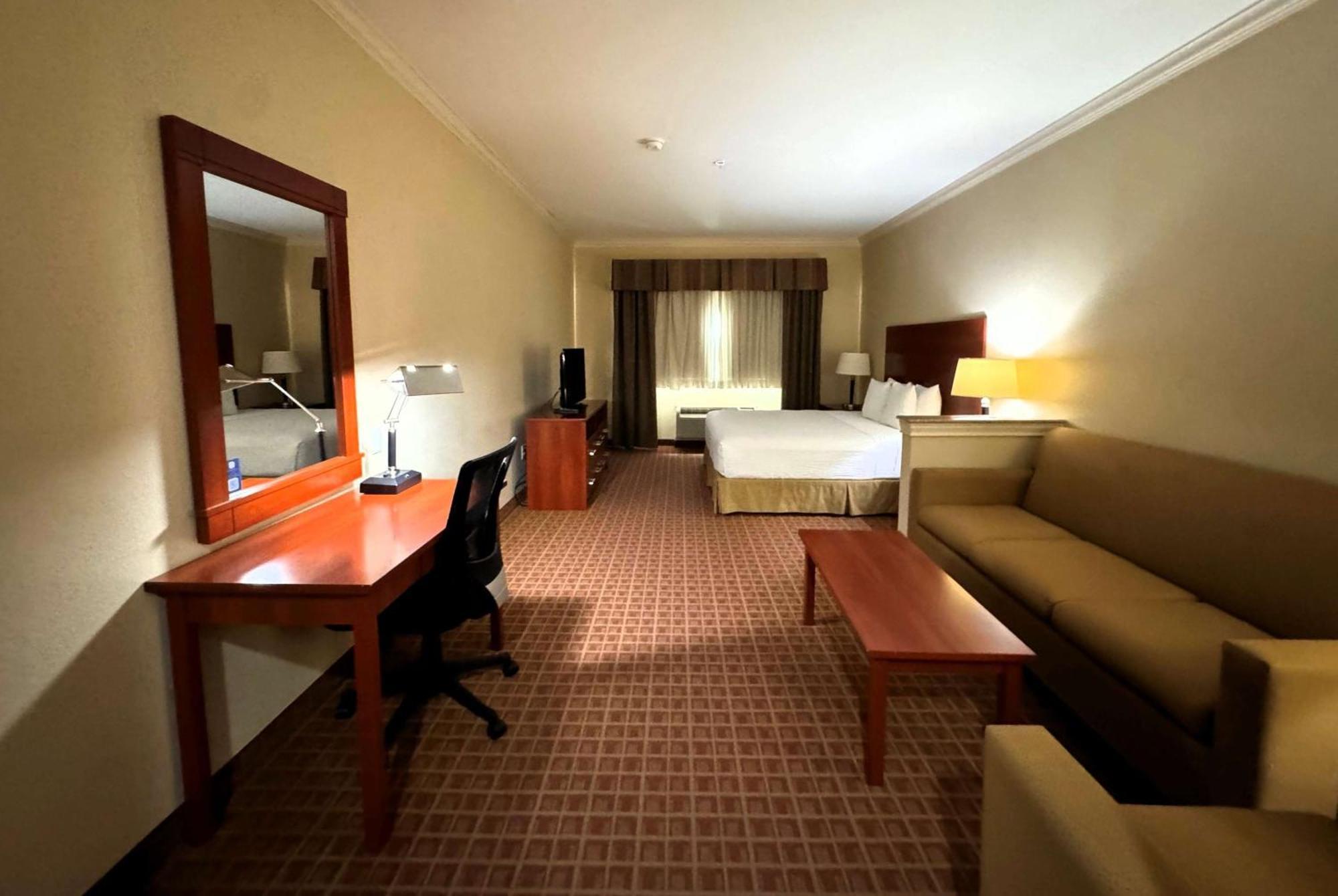 Ramada By Wyndham College Station Hotell Exteriör bild