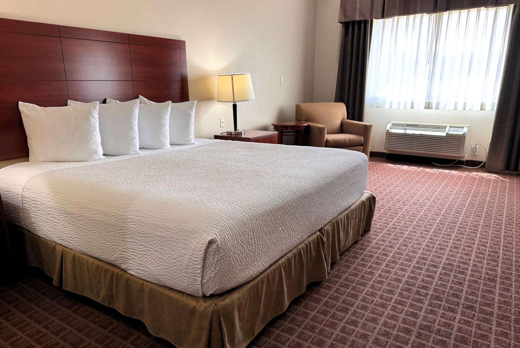 Ramada By Wyndham College Station Hotell Exteriör bild