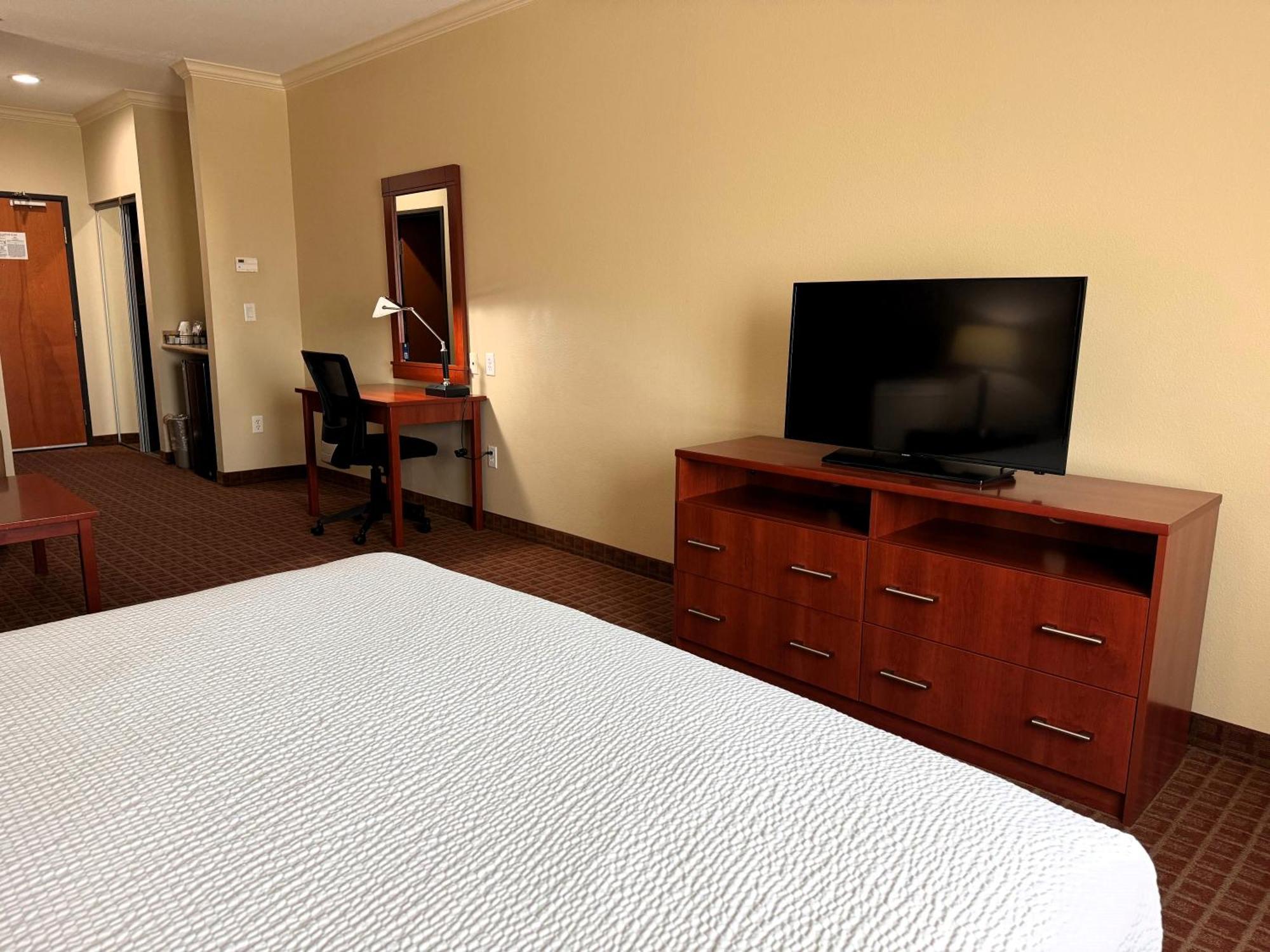Ramada By Wyndham College Station Hotell Exteriör bild