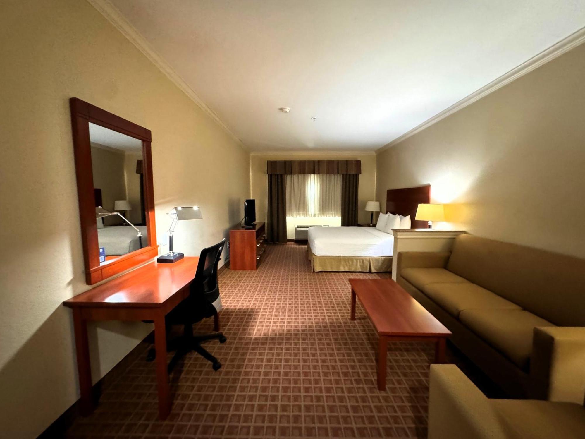 Ramada By Wyndham College Station Hotell Exteriör bild