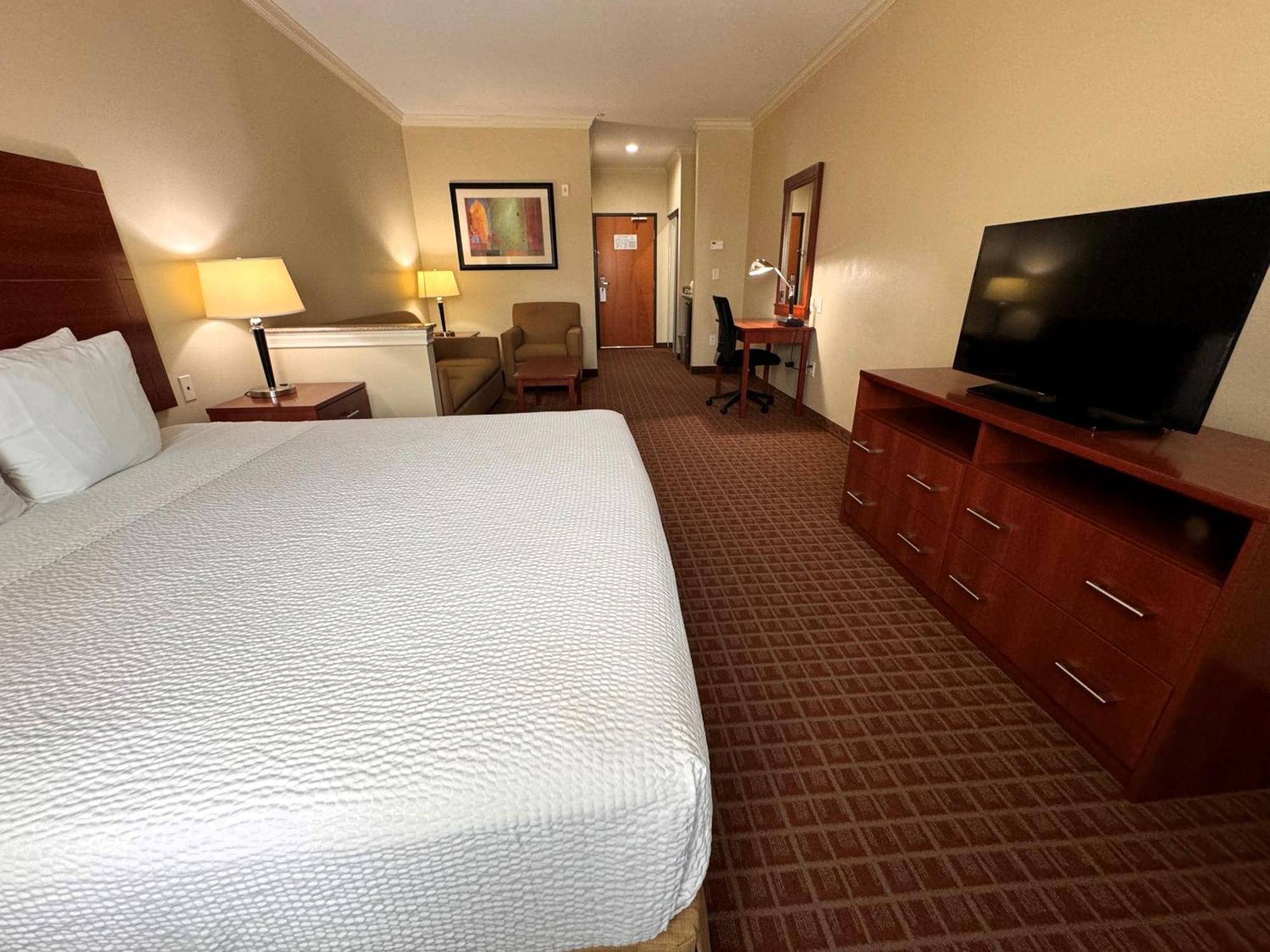 Ramada By Wyndham College Station Hotell Exteriör bild